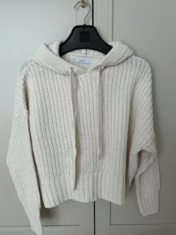 Reserved beige/luonnonvalkoinen neule