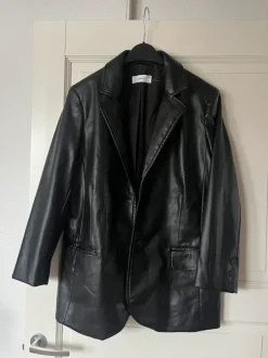 Reserved tekonahka bleiseri