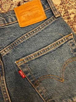 Ribcage straight ankle