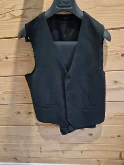 Rileyn musta pukusetti