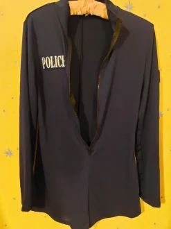 Rooli pusero+poliisi lakki