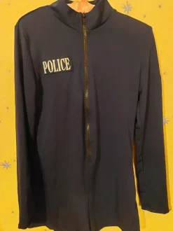 Rooli pusero+poliisi lakki