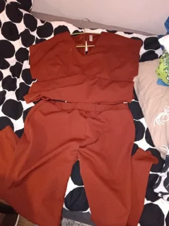 Ruosteenruskea haalari