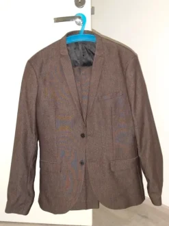 Ruskea puku (Bleiseri ja housut)