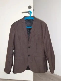 Ruskea puku (Bleiseri ja housut)