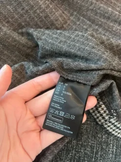 Ruskeakuvioinen H&M-bleiseri