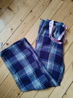 Ruudulliset yöhousut