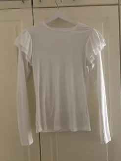 Röyhelöhihainen paita