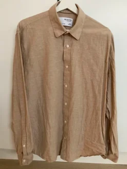 Selected kauluspaita