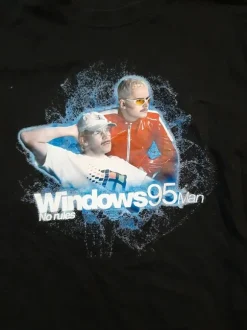 Siisti käytetty t-paita, kuvat molemmilla puolin.