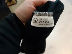 Siisti käytetty t-paita, kuvat molemmilla puolin.