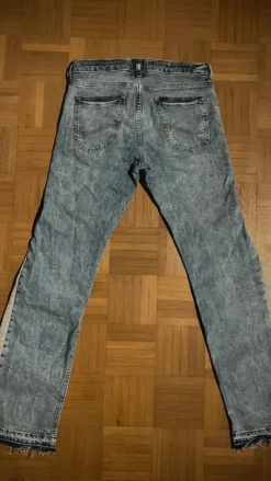 Siniset flared farkut