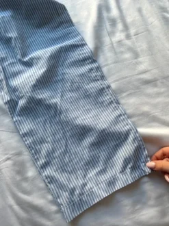 sinivalkoiset yöhousut