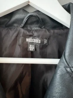 Skinnjacka svart/ skórzana kurtka