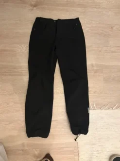 Softshell ulkohousut