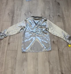 srebrna disco koszula z falbanami lata 70 z żabotem