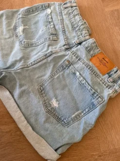 Stradivarius farkkushortsit