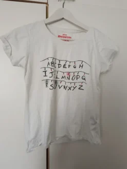 Stranger Things t-paita