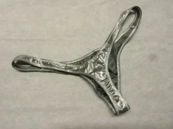 String-malliset miesten uimahousut