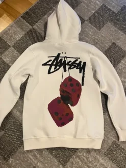 Stüssy huppari