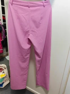 Suorat pinkit housut