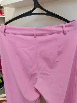 Suorat pinkit housut