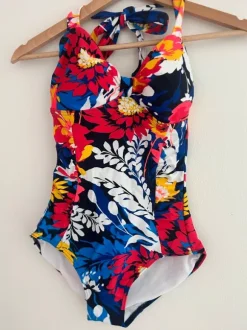 Swimming suit