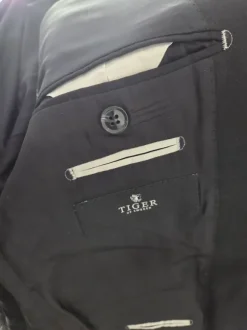 Tiger of Sweden miesten puku