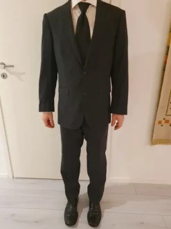 Tiger of Sweden -puvuntakki ja housut