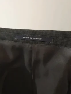 Tiger of Sweden -puvuntakki ja housut