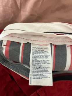 Tommy hilfiger punaiset shortsit