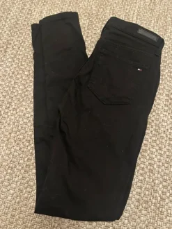 Tommy Hilfigerin housut