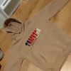 Trapstar hoodie beige koko:M (mutta menee enemmän menee S)
