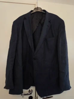 Tumman sininen pellavapuku