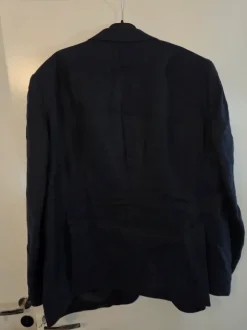 Tumman sininen pellavapuku