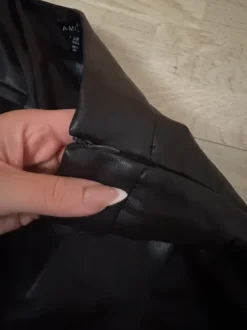 Tummanruskea tekonahka skort