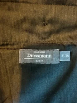 Tummansininen miesten puku