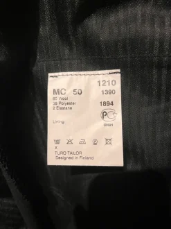 Turo Tailor - miesten musta pukusetti