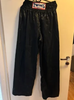 Twins potkunyrkkeilyhousut