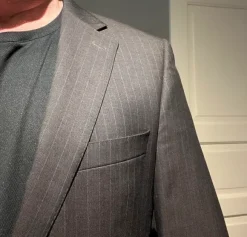 Tyylikäs Hugo Bossin puku