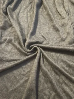 Tyylikäs musta Vila-lepakkohihapaita