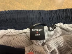 Uima shortsit pojalle