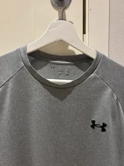 Under Armour miesten treenipaita