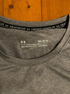 Under Armour urheilupaita