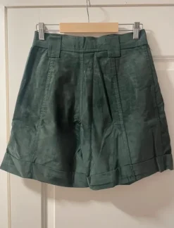 Upeat mokkanahkaiset shortsit