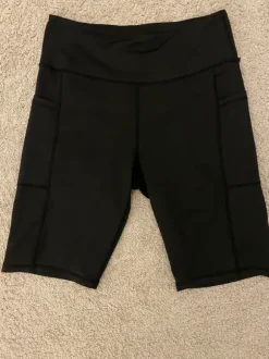 Urheilu/pyöräily shortsit