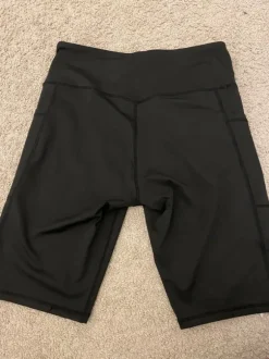 Urheilu/pyöräily shortsit