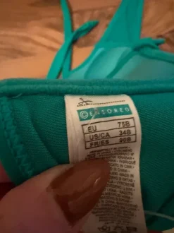 Uudet bikinin yläosat