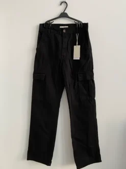 UUDET mustat cargohousut / NYA svarta cargobyxor - M/38