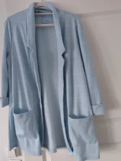 Vaalean sininen bleiseri